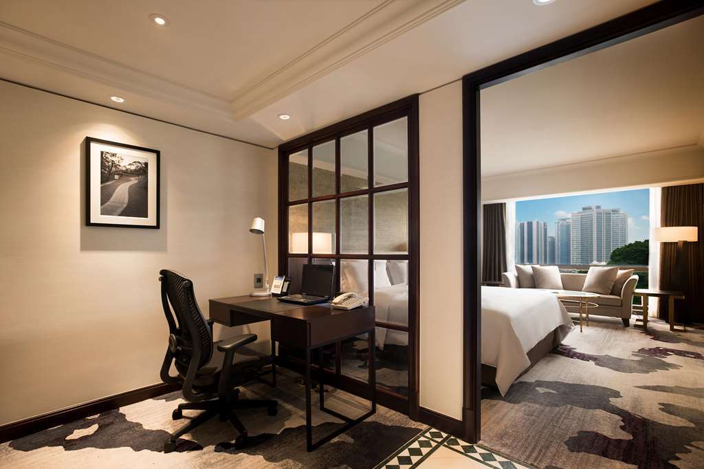 Millennium Hilton Hotel 5*